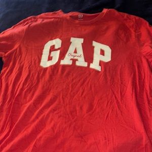 Gap t shirt